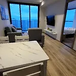 The Andromeda Seaview อพาร์ทเม้น *
