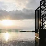 Edge芭提雅豪华公寓 单卧室套房 海滩商场步行几分钟 *