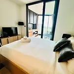 อพาร์ทเม้น Seaview Urban Retreat Edge 1 Expansive Bedroom Pattaya