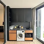 Seaview Urban Retreat Edge 1 Expansive Bedroom *
