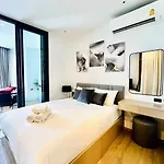 Seaview Urban Retreat Edge 1 Expansive Bedroom