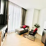 Seaview Urban Retreat Edge 1 Expansive Bedroom อพาร์ทเม้น