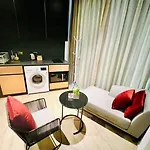 Seaview Urban Retreat Edge 1 Expansive Bedroom อพาร์ทเม้น