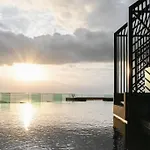 Seaview Urban Retreat Edge 1 Expansive Bedroom Pattaya
