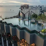 Seaview Urban Retreat Edge 1 Expansive Bedroom *
