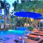 Gazebo Resort, Resort