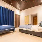 Seaside 2 Pools,beach@50m Villa Pattaya