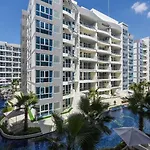 Grand Avenue By Bormon Apartment *