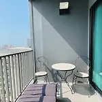 The Base 2bed King&queen With Infinity Pool Apartment *