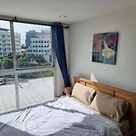 Laguna Bay 1 *