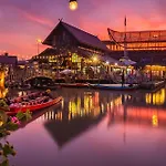 Central Pattaya Condo Best Pool & Great Location