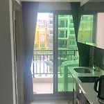 อพาร์ทเม้น Arcadia 网红水系公寓一房 View 专业的健身房 桑拿 中心位置 交通便利 Smart Tv Wifi *