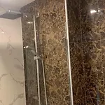 Arcadia 网红水系公寓一房 View 专业的健身房 桑拿 中心位置 交通便利 Smart Tv Wifi