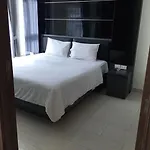 Grand Avenue By Bormon Apartment