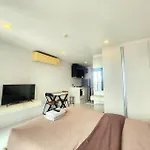 Beautiful Apartment In Town