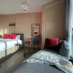 Apartment Downtown Chic Rooftop Pool #es20912 Pattaya