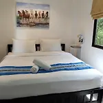 Phratamnak Inn - 100 Meter From Beach