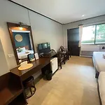 Hotel Let's Hyde & - Pool Pattaya