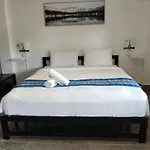 Phratamnak Inn Guesthouse - 100 Mtr From The Beach