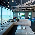 Downtown Lux Fun Rooftop Pool #Ta18110