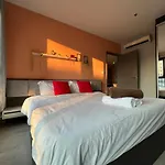 Downtown Lux Fun 2bedroom Rooftop Pool #tbb6032 * Pattaya