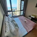Downtown Lux Fun Sea View Rooftop Pool #ta31317 อพาร์ทเม้น Pattaya