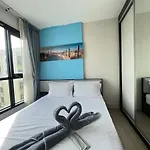 Downtown Lux Fun Rooftop Pool #ta1077 อพาร์ทเม้น Pattaya