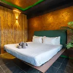 The Jungle Khophai Center 5 Bedroom Apartment *