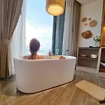 อพาร์ทเม้น Floor Intimate Pleasure The Nestsuite#e92 *