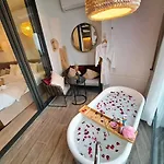 อพาร์ทเม้น Floor Intimate Pleasure The Nestsuite#e92