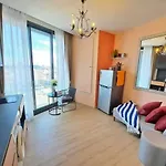 Downtown Chic High Floor& Seaview #en58028 อพาร์ทเม้น *