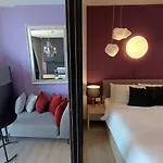 Downtown Chic Condo High Floor& Seaview #En57928