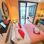 Downtown Chic High Floor& Seaview #es47524 Pattaya