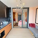 อพาร์ทเม้น Downtown Chic High Floor& Seaview #es47524 *