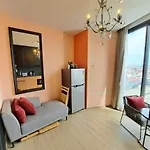 อพาร์ทเม้น Downtown Chic High Floor& Seaview #es47524 *