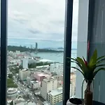 อพาร์ทเม้น Downtown Chic High Floor & Seaview #es40621 *