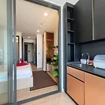 Downtown Chic Seaview #es40021 * Pattaya