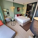 Downtown Chic Rooftop Pool #en33918 อพาร์ทเม้น *