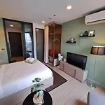 อพาร์ทเม้น Downtown Chic Rooftop Pool #en33918 Pattaya
