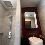 Downtown Chic Rooftop Pool #en26515 *