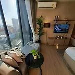 อพาร์ทเม้น Downtown Chic Rooftop Pool #es26215 *