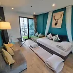 อพาร์ทเม้น Downtown 2bdrm 2bath Sea View Base #tbb946