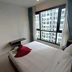 อพาร์ทเม้น Downtown Lux Fun Rooftop Pool #tb6746