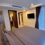 Grand Avenue By Bormon Pattaya