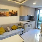 Arcadia Beach Condominium อพาร์ทเม้น *