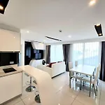 Center With Two Bedroom & Two Bathroom * Pattaya