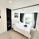 อพาร์ทเม้น Center With Two Bedroom & Two Bathroom Pattaya