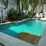 Mm Pool * Pattaya