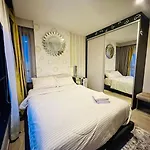 The Base อพาร์ทเม้น Pattaya