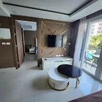 Grand Avenue Codon 芭提雅最好的公寓空间大 安静 素质高 Pattaya